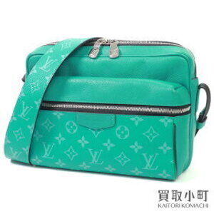 Louis Vuitton Outdoor Messenger Monogram Taiga Vert shoulder bag